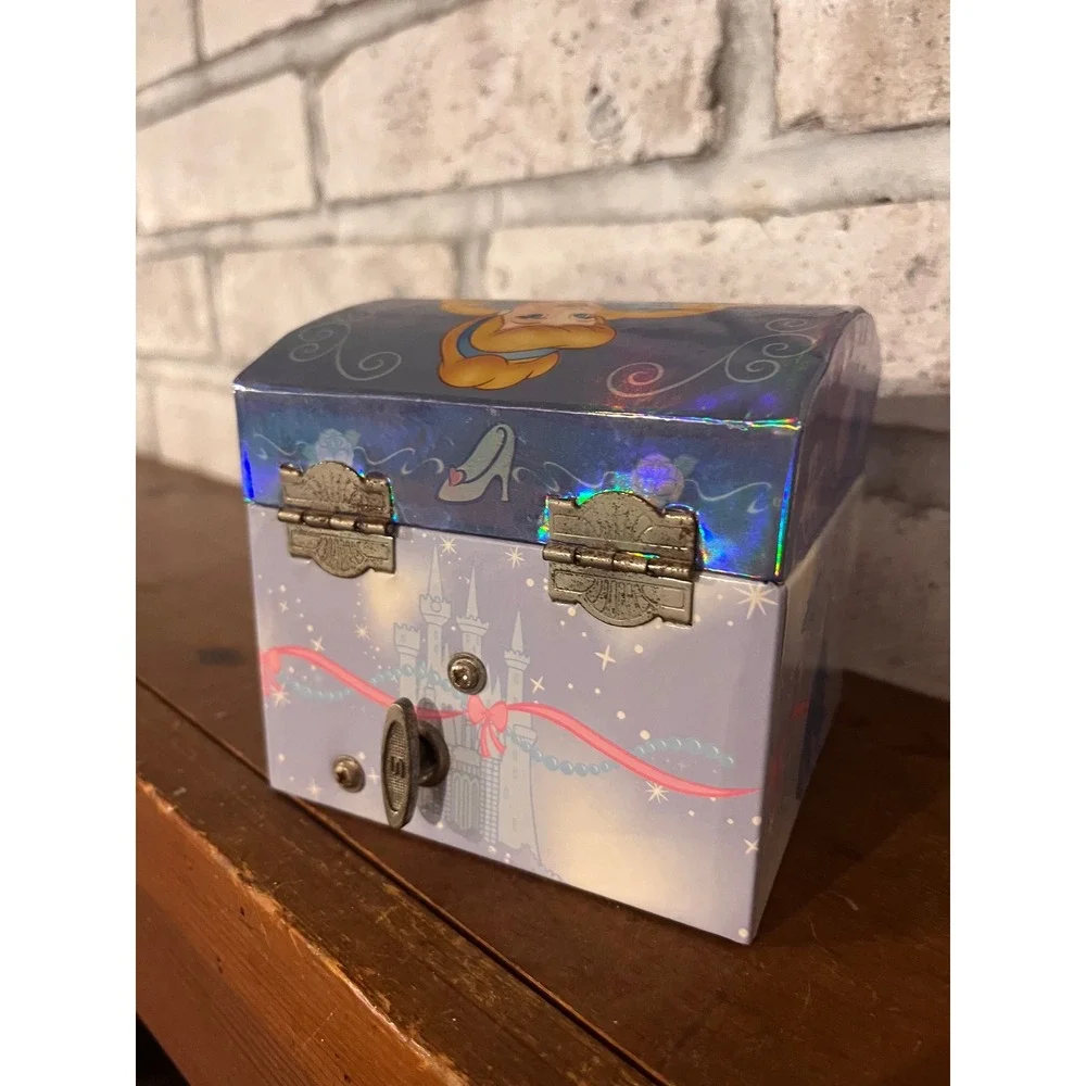Vintage‎ Early 2000s Cinderella Musical Jewelry Box